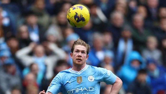 Soccer Football - Premier League - Manchester City v Everton - Etihad Stadium, Manchester, Britain - February 10, 2024 Manchester Citys Kevin De Bruyne in action REUTERS/Carl Recine NO USE WITH UNAUTHORIZED AUDIO, VIDEO, DATA, FIXTURE LISTS, CLUB/LEAGUE LOGOS OR LIVE SERVICES. ONLINE IN-MATCH USE LIMITED TO 45 IMAGES, NO VIDEO EMULATION. NO USE IN BETTING, GAMES OR SINGLE CLUB/LEAGUE/PLAYER PUBLICATIONS.