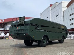 Canggihnya Kendaraan Amfibi TNI yang Bisa Jadi Jembatan