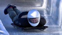Pangeran Harry dan Meghan Kencan di Resor Ski Kanada, Asik Main Seluncur