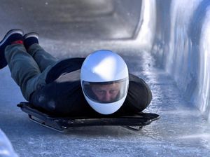 Pangeran Harry dan Meghan Kencan di Resor Ski Kanada, Asik Main Seluncur