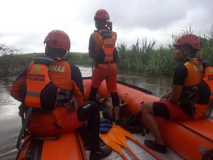 ABG Kembar di OKU Timur Dilaporkan Tenggelam Lalu Hilang Saat Mancing ABG Kembar di OKU Timur Dilaporkan Tenggelam Lalu Hilang Saat Mancing