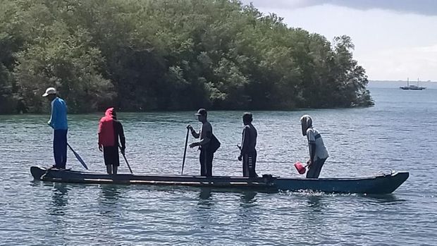 Pencarian nelayan yang tewas diduga diterkam buaya di perairan Pulau Handeuleum, Ujung Kulon, Pandeglang, Banten.