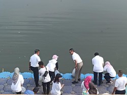 Tinjau Embung Jagakarsa, Heru Budi: Semoga Kurangi Banjir di Jaksel