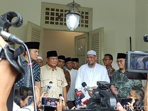 Sowan ke Habib Ali Kwitang, Prabowo Minta Doa Jalani Tugas ke Depan Sowan ke Habib Ali Kwitang, Prabowo Minta Doa Jalani Tugas ke Depan