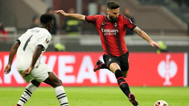 SOCCER-EUROPA-MIL-REN/REPORT Soccer Football - Europa League - Play-Off - First Leg - AC Milan v Stade Rennes - San Siro, Milan, Italy - February 15, 2024 AC Milan's Olivier Giroud shoots at goal REUTERS/Claudia Greco