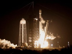 SpaceX Luncurkan Roket untuk Pendaratan ke Bulan