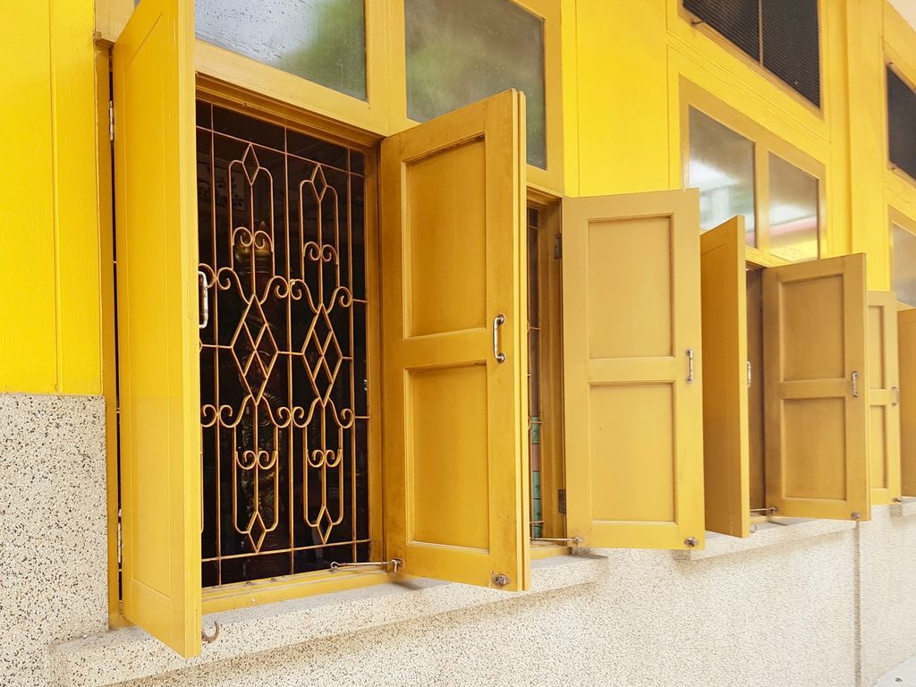 Contoh ilustrasi jendela.