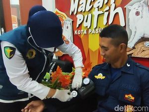 Dokter Kepolisian Cek Kesehatan Petugas Pemilu di Kota Pasuruan
