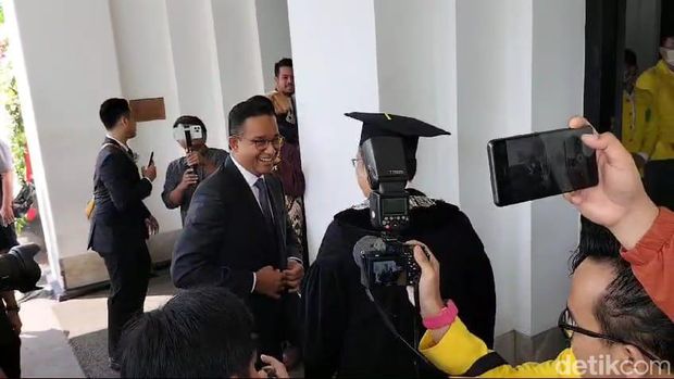 Anies dan Mahfud Md hadiri pengukuhan guru besar tetap FKUI (Mulia/detikcom)