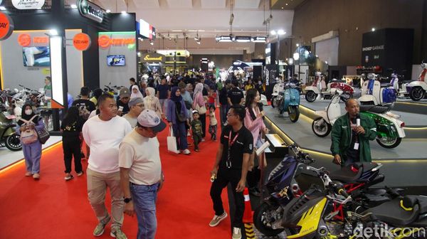 Antusiasme Pengunjung IIMS 2024 di Akhir Pekan