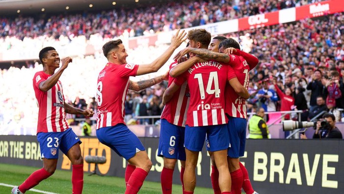 MADRID, SPAIN - FEBRUARY 17: Marcos Llorente of Atletico de Madrid celebrates with teammates after scoring the teams second goal during the LaLiga EA Sports match between Atletico Madrid and UD Las Palmas at Civitas Metropolitano Stadium on February 17, 2024 in Madrid, Spain. (Photo by Angel Martinez/Getty Images)
