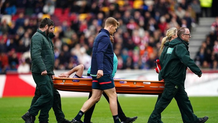 Liverpools Diogo Jota leaves the game on a stretcher after picking up an injury during the Premier League match at the Gtech Community Stadium, London. Picture date: Saturday February 17, 2024. (Photo by John Walton/PA Images via Getty Images)