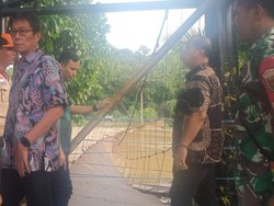 8 Anak di OKU Hanyut Saat Lintasi Jembatan Gantung