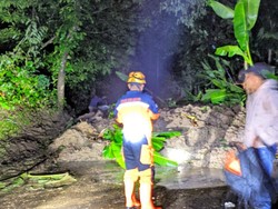 Longsor Putus Jalan Penghubung Saguling-Rajamandala KBB