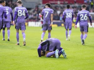 Dan Mohamed Salah Kembali Sujud di Liverpool