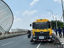 Pasang Pompa Penyedot Air, Pantura Demak-Kudus Ditutup Sementara