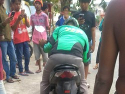 Ojol Sidoarjo Ditemukan Meninggal di Atas Motor Saat Tunggu Penumpang