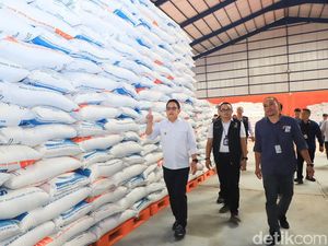 Pj Gubernur Pastikan Stok Beras Jatim Aman hingga 6 Bulan ke Depan Pj Gubernur Pastikan Stok Beras Jatim Aman hingga 6 Bulan ke Depan