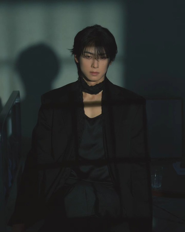 Potret Cha Eun Woo dalam foto konsep album 'Entity'