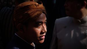Pakai Beskap, Gibran Hadiri HUT Solo ke-279