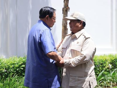 Momen SBY dan Prabowo Saling Hormat di Pacitan