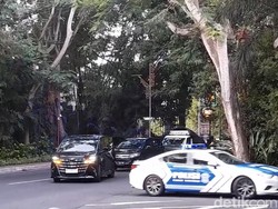 Prabowo Disebut Gelar Pertemuan Tertutup dengan Luhut di Bali, Bahas Apa?