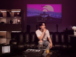 5 Ide Weekend Seru Pakai Proyektor Portable