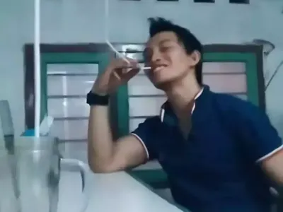 Nyeleneh! 10 Sedotan Karya Netizen Ini Bikin Garuk-garuk Kepala