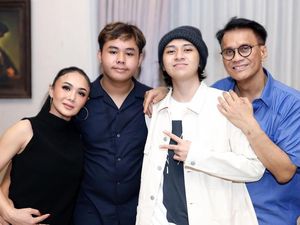 Yuni Shara Akur dengan Eks Suami: Dia Tetap Bapaknya Anak-anak Yuni Shara Akur dengan Eks Suami: Dia Tetap Bapaknya Anak-anak