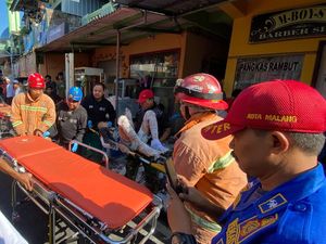 Elpiji Ngowos, 6 Karyawan Warung Nasi di Malang Alami Luka Bakar hingga 40% Elpiji Ngowos, 6 Karyawan Warung Nasi di Malang Alami Luka Bakar hingga 40%