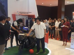 Erick Thohir Luncurkan Motor Gesits Edisi Terbatas