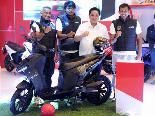Momen Erick Thohir Luncurkan Motor Listrik Gesits Garuda