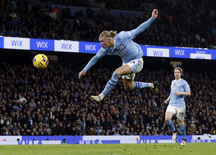Erling Haaland, City vs Chelsea Soccer Football - Premier League - Manchester City v Chelsea - Etihad Stadium, Manchester, Britain - February 17, 2024 Manchester City's Erling Braut Haaland misses a chance to score Action Images via Reuters/Jason Cairnduff NO USE WITH UNAUTHORIZED AUDIO, VIDEO, DATA, FIXTURE LISTS, CLUB/LEAGUE LOGOS OR 'LIVE' SERVICES. ONLINE IN-MATCH USE LIMITED TO 45 IMAGES, NO VIDEO EMULATION. NO USE IN BETTING, GAMES OR SINGLE CLUB/LEAGUE/PLAYER PUBLICATIONS.