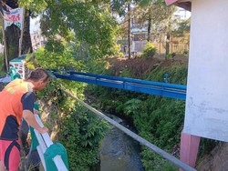 Pencarian Remaja Bandung yang Terseret Arus Sungai Ciloa