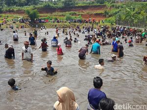 Syukuran Pemilu Damai, Ratusan Warga Sumedang Ngagogo Lauk Syukuran Pemilu Damai, Ratusan Warga Sumedang Ngagogo Lauk