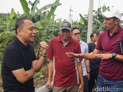 Walkot Eri Sebut Banjir Surabaya Barat Kiriman dari Gresik