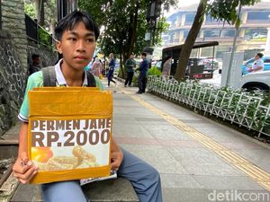 Asa Adi Penjual Permen Jahe yang Ingin Berkuliah Jurusan Pariwisata Asa Adi Penjual Permen Jahe yang Ingin Berkuliah Jurusan Pariwisata