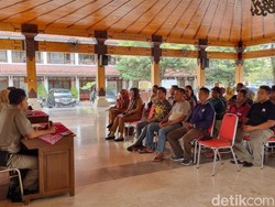 Sambat Bau Peternakan Babi, Warga Plumutan Bantul Datangi Kantor Bupati