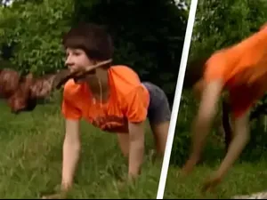 Gegara Terlantar, Bocah Ini Punya Kebiasaan Makan Mirip Anjing Liar