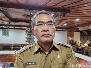 Bupati Bantul Abdul Halim Muslih Ambil Formulir Pilkada Golkar dan PDIP Bupati Bantul Abdul Halim Muslih Ambil Formulir Pilkada Golkar dan PDIP