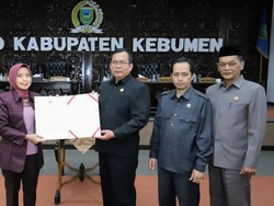 DPRD Kebumen Sahkan Perda Stunting dan Pendidikan Pesantren