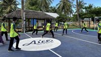Girangnya Santri Pesantren di Lombok Dapat Lapangan Serbaguna Baru
