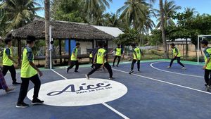 Girangnya Santri Pesantren di Lombok Dapat Lapangan Serbaguna Baru