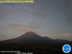 Semeru Erupsi 3 Kali dengan Ketinggian 800 hingga 1.000 Meter, Ini Detailnya