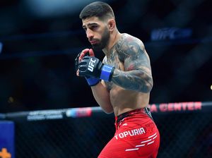 Ilia Topuria Mau Piting Islam Makhachev di Depan Khabib Ilia Topuria Mau Piting Islam Makhachev di Depan Khabib