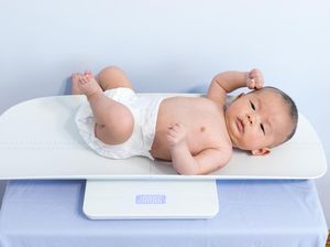 Benarkah Bayi Kerap Mengucek Mata saat Mengantuk? Ini Kata Ahli Benarkah Bayi Kerap Mengucek Mata saat Mengantuk? Ini Kata Ahli
