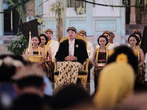 Endah Laras hingga Eko Pece Dapat Gelar dari Mangkunegara X Endah Laras hingga Eko Pece Dapat Gelar dari Mangkunegara X
