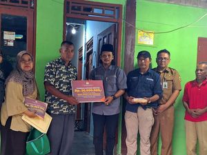 KPU Klaten Serahkan Santunan ke Keluarga 2 Anggota KPPS yang Meninggal