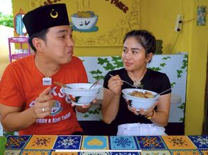Kulineran Seru Aldi Taher Saat Makan Bareng Farida Nurhan hingga Cicip Durian Kulineran Seru Aldi Taher Saat Makan Bareng Farida Nurhan hingga Cicip Durian