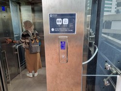Sempat Dikeluhkan Penumpang, Lift di Halte TransJ Cikoko Kini Bisa Dipakai